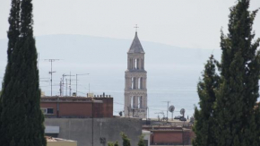 Split Holidays 15